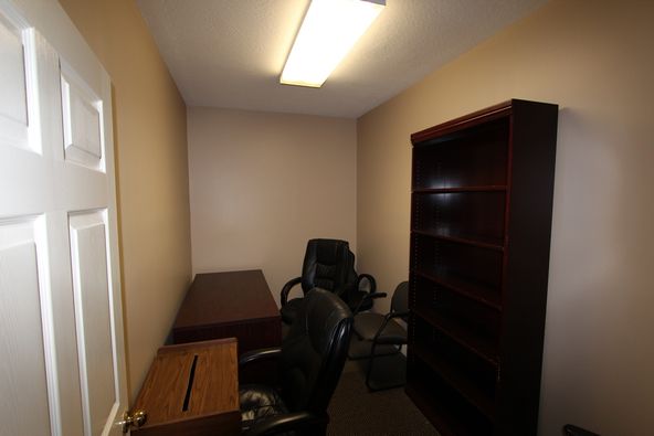 Office Space For Sale/Lease: 101 Madison Plz, Hattiesburg, MS 39402